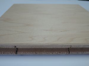 挽き板フローリング　メープル